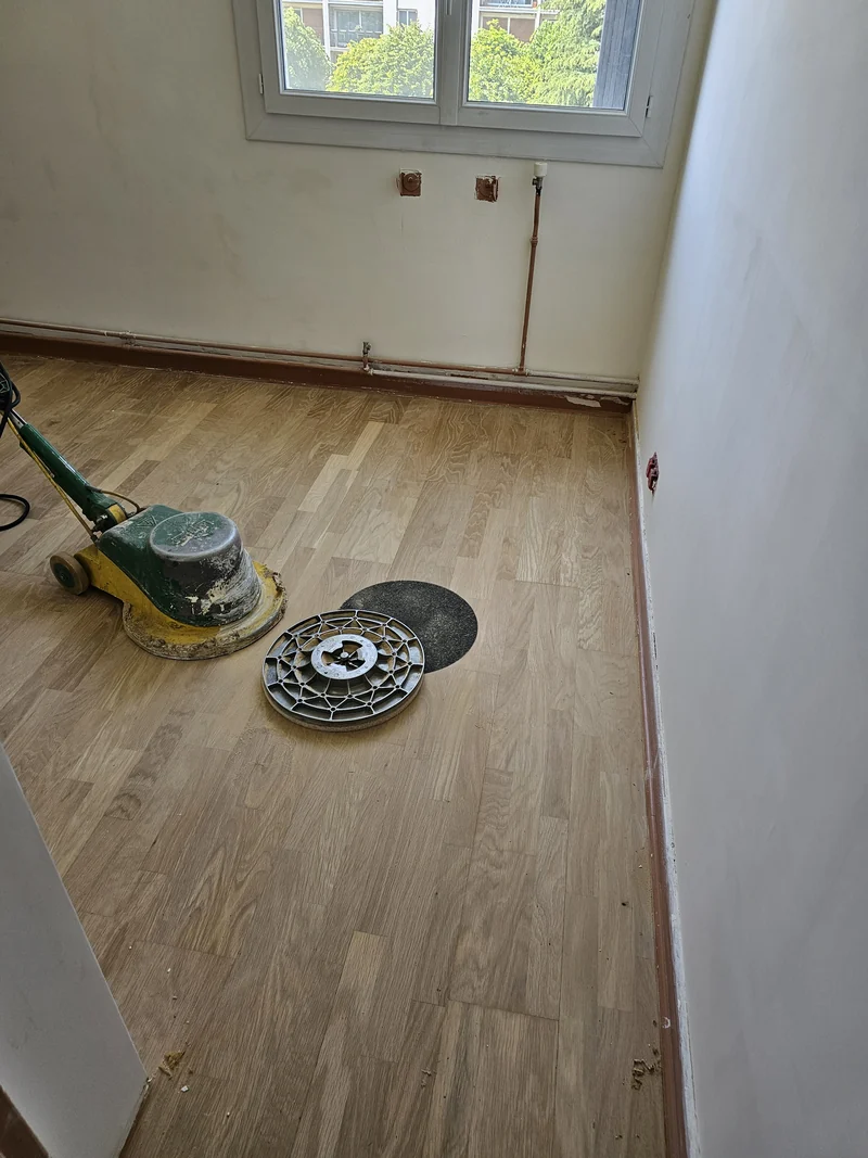 Ponçage du parquet