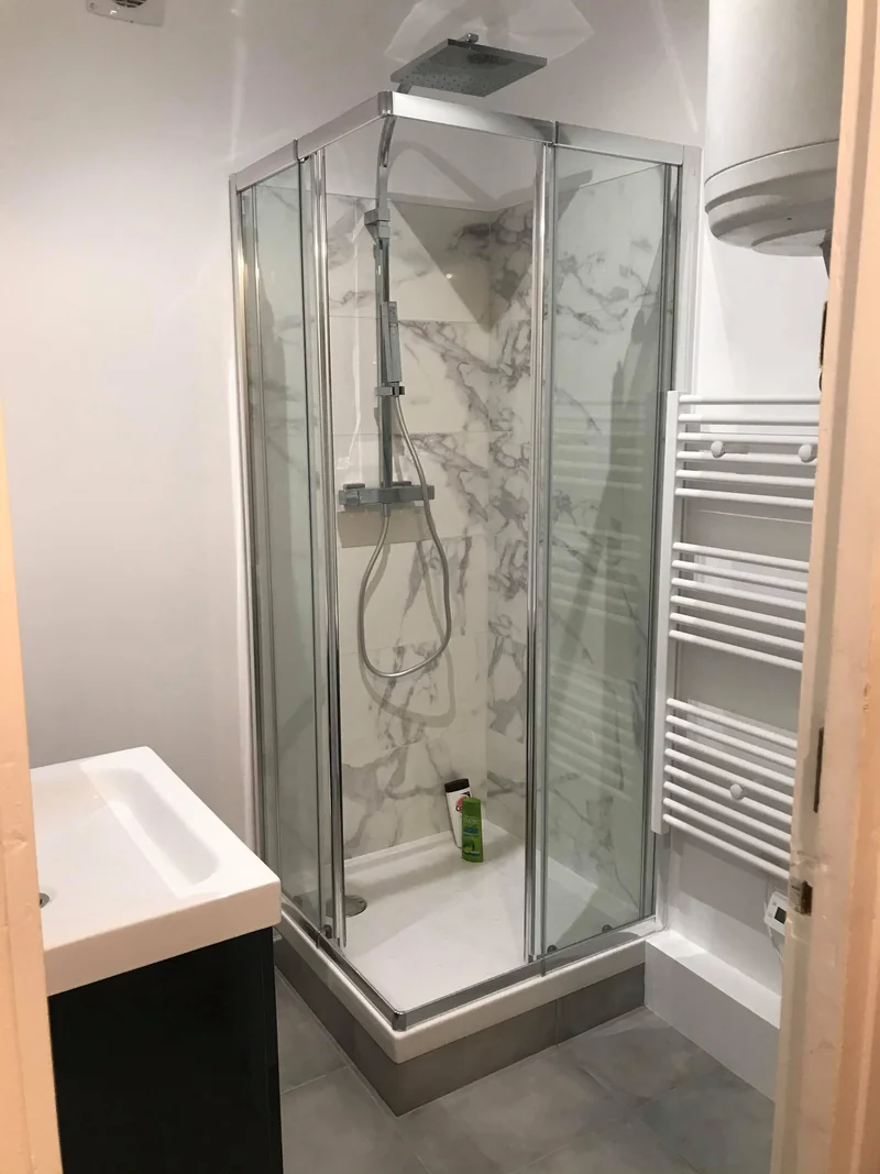 Meuble vasque et mitigeur chromé