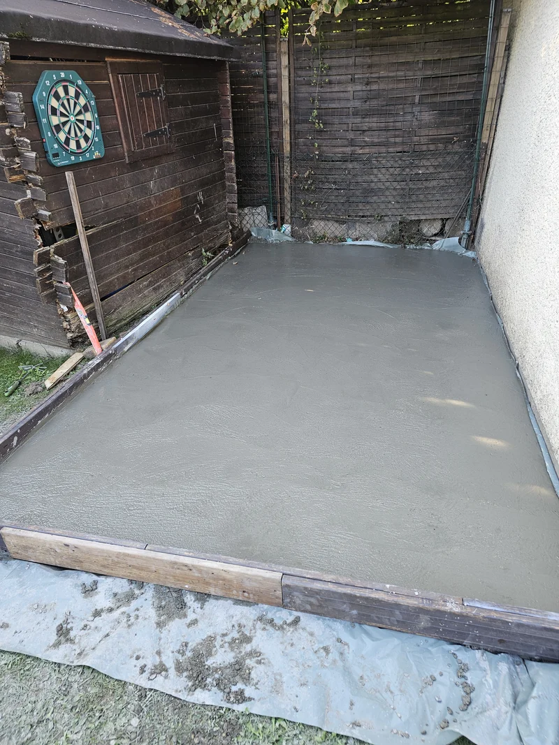 Dalle béton coulée et talochée